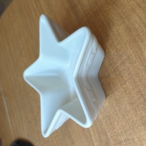 Longaberger woven tradition ivory star shaped 7-in dish